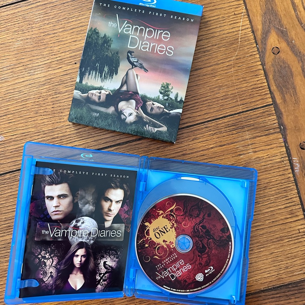 The Vampire Diaries Complete First Season Blu-ray